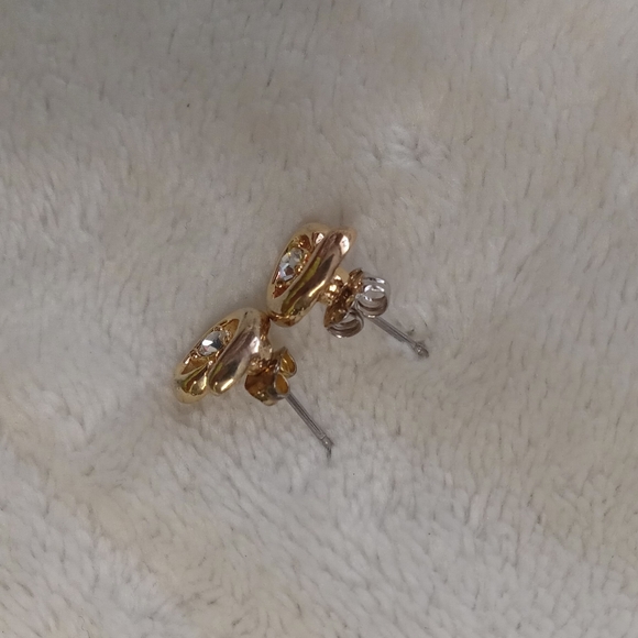 4 for $10 VTG Gold Tone White Rhinesone Swirl Post Earrings - Picture 5 of 5